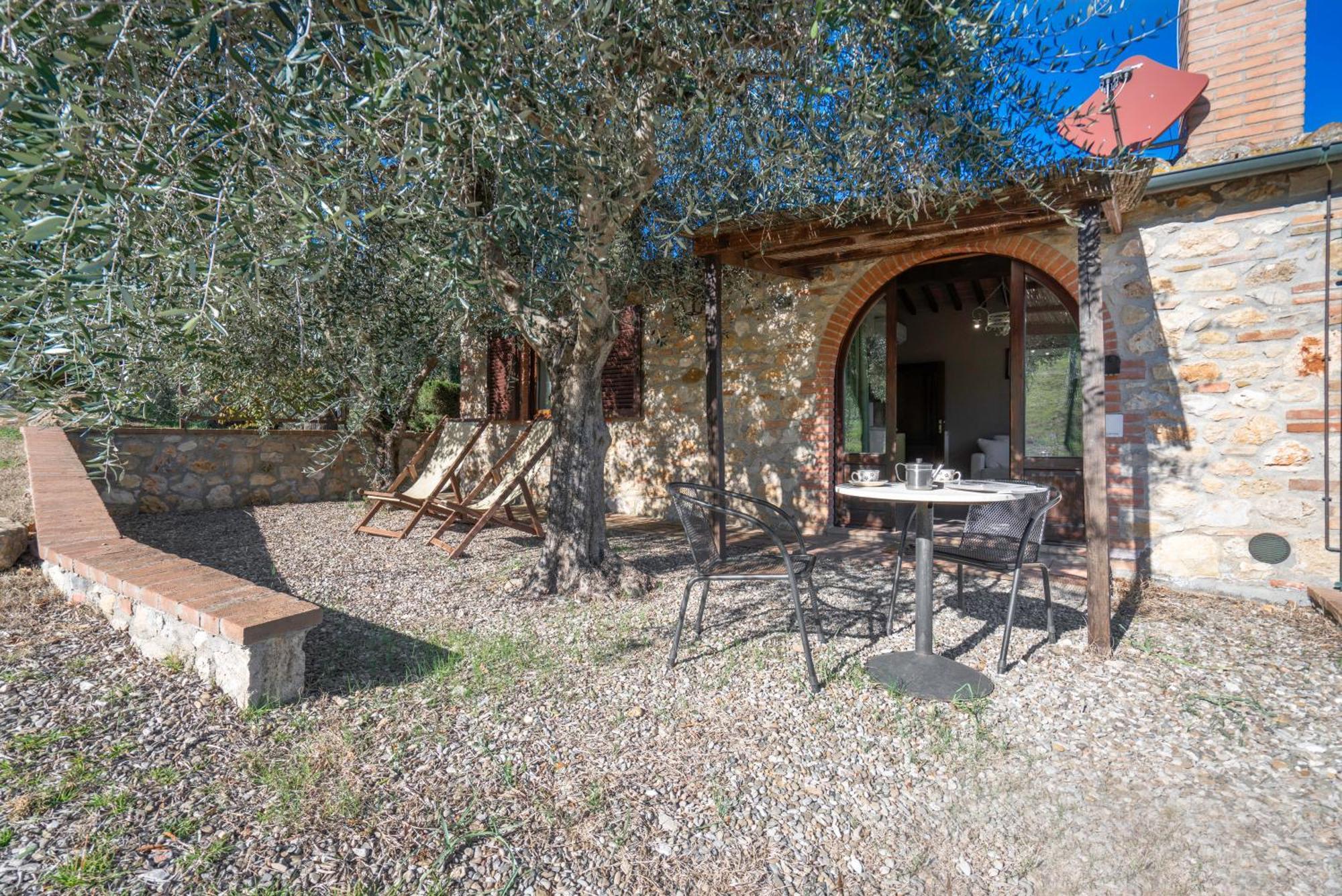 Agriturismo Agresto Apartments, Pool, Siena Hills Casole d'Elsa Bagian luar foto