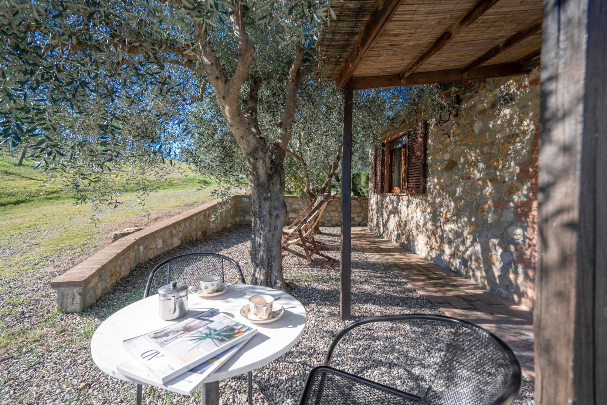 Agriturismo Agresto Apartments, Pool, Siena Hills Casole d'Elsa Bagian luar foto